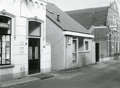 SP_NOORDEINDE_057 Woningbouw tussen het voormalige gemeentehuis en het postkantoor; 1984