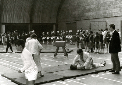 SP_SPORT_006 Judowedstrijd tijdens de opening van Sporthal Den Oert; 15 november 1969