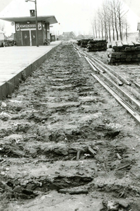 SP_STATIONSSTRAAT_040 Het verwijderen van de rails bij het voormalige tramstation; 19 november 1966