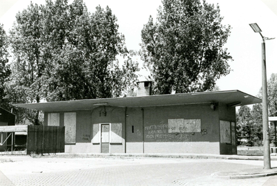 SP_STATIONSSTRAAT_053 Het busstation van de RTM rijp voor de sloop; 29 mei 1985