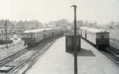 SP_TRAM_089 Het tramstation van Spijkenisse. links de M1806 naar Hellevoetsluis, rechts de M1805 naar Oostvoorne; 22 ...