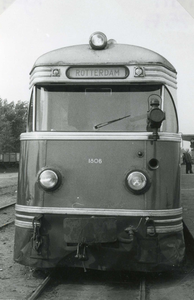 SP_TRAM_103 De RTM tram M1806 Bergeend richting Rotterdam; 18 mei 1964