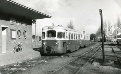 SP_TRAM_111 Het tramstation van Spijkenisse: Fuut stel; 2 november 1964