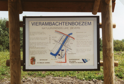 SP_VIERAMBACHTENBOEZEM_018 Wijk Den Hoek. Bij de 4e Heulbrug het bord Natuurvriendelijke oevers aan de Langevliet ; 1994