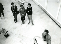 SP_VROUWENEMANCIPATIE_002 Opening van een expositie in het gemeentehuis over emancipatie; 1987
