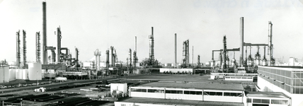SP_WELPLAAT_022 Het fabrieksterrein van Esso op de voormalige Welplaat; 1968