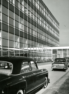 SP_WELPLAAT_026 De opening van het fabrieksterrein van Esso op de voormalige Welplaat door prins Bernhard; Mei 1960