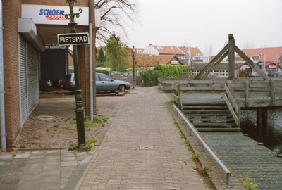 SP_WESTKADE_009 Zicht op het fietspad en de brug langs de Westkade; 1985