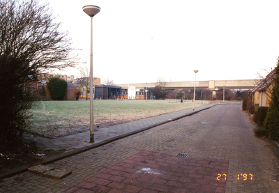 SP_WIJKEN_AKKERS_053 Woningen in de nieuwbouwwijk Akkers. op de achtergrond de metrolijn; 27 januari 1997