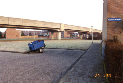 SP_WIJKEN_AKKERS_054 Woningen in de nieuwbouwwijk Akkers. op de achtergrond de metrolijn; 27 januari 1997