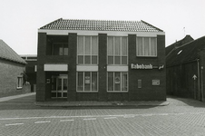 ZL_DORPSSTRAAT_02 De Rabobank van Zuidland; 1984