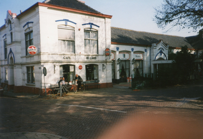 ZL_RING_27 Café Van Ouds 't Raedthuys in de voormalige school en gemeentehuis; 8 november 1996