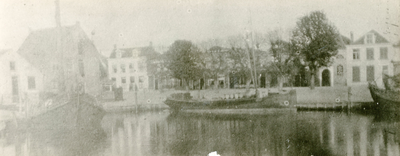 ZW_HAVENKADE_035 De haven van Zwartewaal; ca. 1925