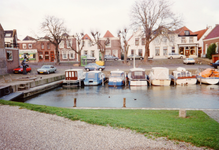 ZW_HAVENKADE_042 De haven van Zwartewaal en de Havenkade; 1 januari 1991