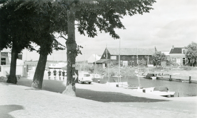 ZW_HAVENKADE_053 De haven van Zwartewaal; 1961