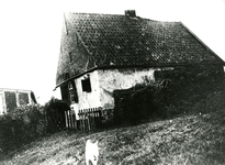 ZW_MEELDIJK_002 Woning van de familie Koene aan de Meeldijk, verwoest op 5 december 1944 door de Duitse bezetter. Jan ...