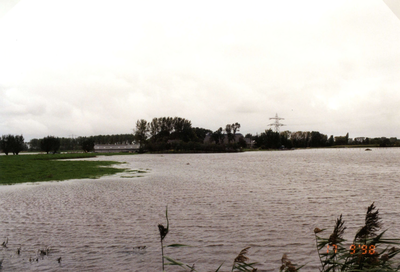 ZW_WATEROVERLAST_08 Ondergelopen weilanden na overvloedige regenval; 17 september 1998