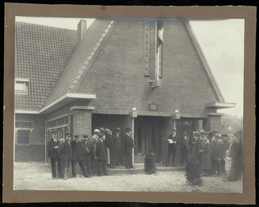 FOTO_GF_B004 De opening van het nieuwe hulppost- telegraaf en telefoonkantoor van Oostvoorne; 1933