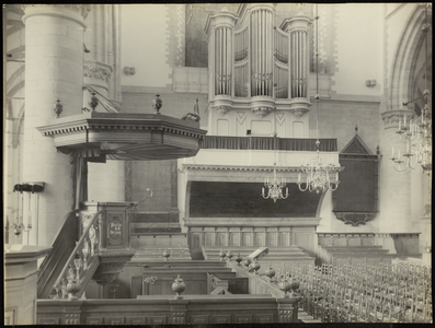 FOTO_GF_C158 Het interieur van de St. Catharijnekerk; ca. 1920