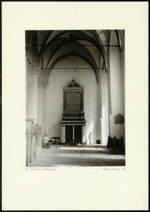 FOTO_GF_C162 Het interieur van de St. Catharijnekerk: het gildebord van de timmerlieden; ca. 1980