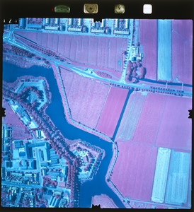 LUCHTFOTO_NEGATIEF_BRIELLE_007 Bastion VII met de remise en Bastion VI. De vesting met de Coppelstockstraat en ...