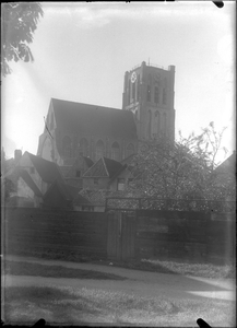 GN2036 De Catharijnekerk, gezien vanaf het Asylplein; ca. 1920