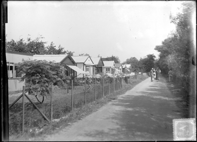GN2221 Vakantiehuisjes op het Kruiningergors; ca. 1935