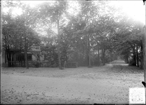 GN2359 Kijkje op de Duinoordseweg, links hotel Duinoord aan de Zeeweg; ca. 1925