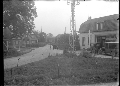 GN2389 De kruising van de Zeeweg en de Dorpsweg; ca. 1925