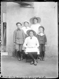 GN3296 Familieportret; ca. 1920