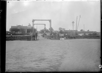 GN5050 de brug bij de Vlotbrug; ca. 1920