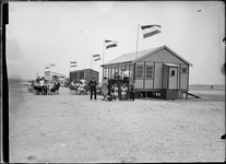 GN5094 Strandtenten op het strand van Oostvoorne; ca. 1920