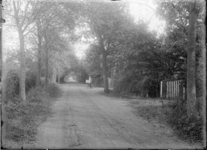 GN5100 Kijkje op de een weg; ca. 1920
