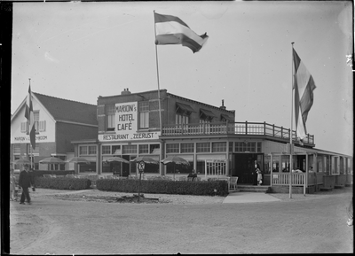 GN5164 Kijkje op Marion's hotel, café, restaurant Zeerust op de Boulevard; ca. 1920