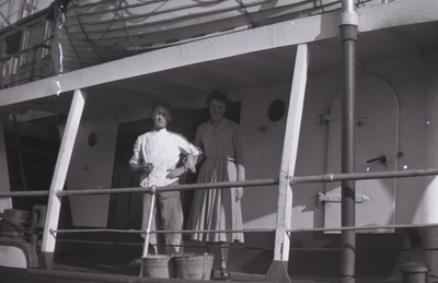 B1029 Aan boord van het schip Tilly; ca. 1950