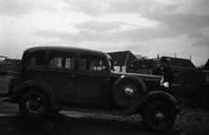 B1080 Auto met chauffeur; ca. 1950