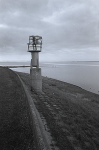 B1118 De Zeedijk van Oudenhoorn, met het lichtopstand; ca. 1985