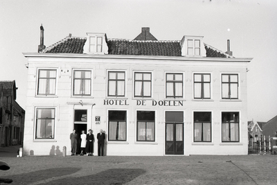 B1130 Hotel de Doelen, gesloopt in januari 1962; ca. 1950