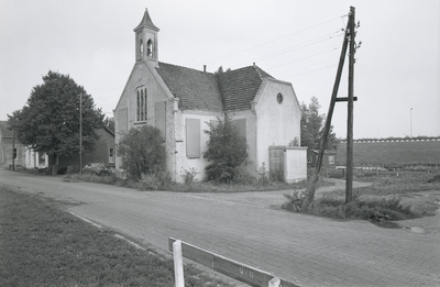 B1238 De Christelijk Gereformeerde Kerk te Rozenburg; ca. 1960