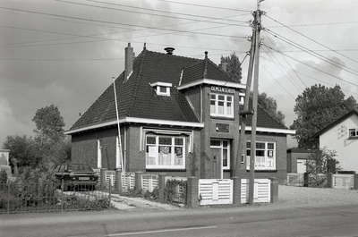 B1263 Het gemeentehuis van Oudenhoorn; 14 september 1984