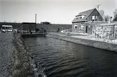 B1365 Het gebied rond de Bernisse voor de ontwikkeling tot recreatiegebied. 's Landswatering, gezien vanaf de ...