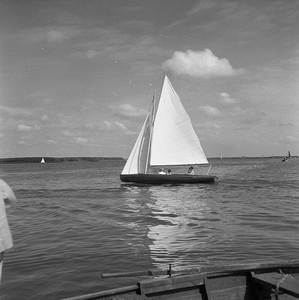 C1109 Zeilen op het Brielse Meer; 18 augustus 1960