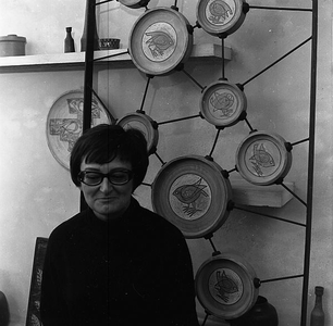 C1534 Pottenbakster Olga Ouderkerk; februari 1970