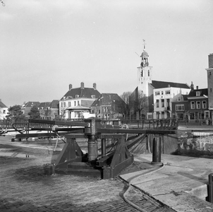 C1614 Zicht op de brug, het landshuis en de kerk; ca. 1962