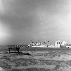 C1734 Recreatie op het strand; 28 juni 1961