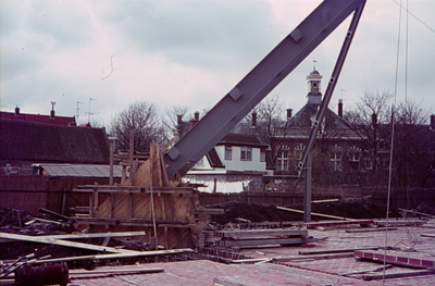 F0182 Opbouw van het skelet voor de nieuwe gereformeerde kerk ; voorjaar 1969