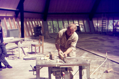 F0203 Afwerking interieur van de nieuwbouw van de gereformeerde kerk; zomer 1969