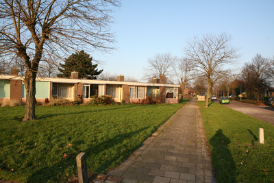 F0504 Bejaardenhuisjes 'Blankenburg' langs de Tienmorgenseweg, die in 2008 zijn afgebroken ten behoeve van nieuwbouw; ...