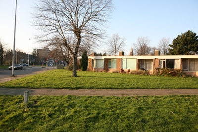 F0505 Bejaardenhuisjes 'Blankenburg' langs de Tienmorgenseweg, die in 2008 zijn afgebroken ten behoeve van nieuwbouw; ...