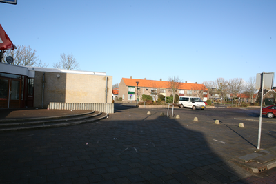 F0651 Parkeerplaats voor het Dorpscentrum De Korstanjerie; 6 januari 2008
